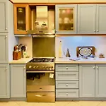 Sweet Central Apartment